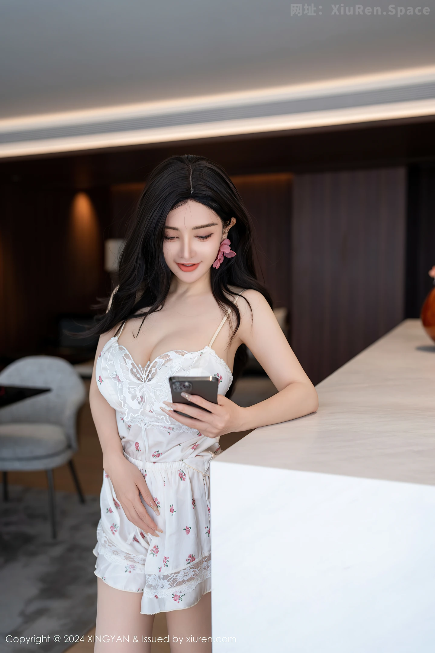 图片[4]-[XINGYAN星颜社]VOL.255 模特合集潘思沁＆李丽莎家访主题性感服饰秀完美身材诱惑写真81P-秀人网官方网站